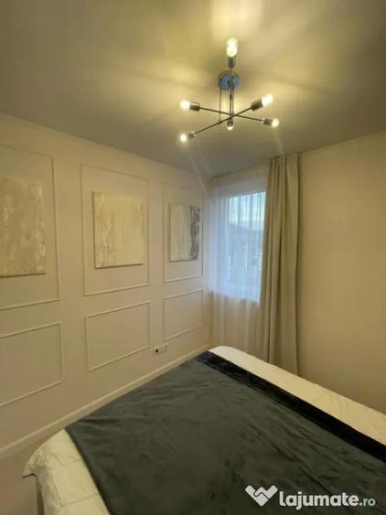 Apartament cu 2 camere semidecomandat, mobilat în Independenței