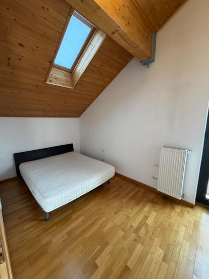 Apartament cu 3 camere semidecomandat în Lipovei