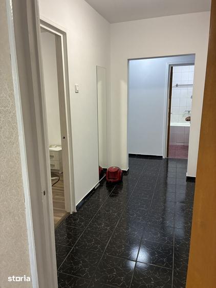 Apartament cu 2 camere decomandat în Titan