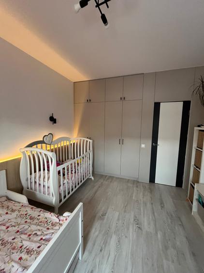 Apartament cu 3 camere decomandat în Florești