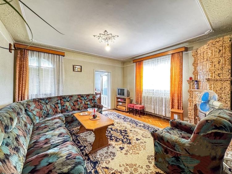 Casă cu 4 camere în Podu Iloaiei