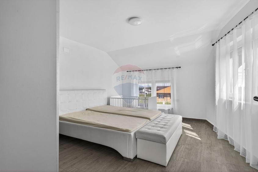 Casă cu 6 camere cu Teren 600 Mp în Fântânele