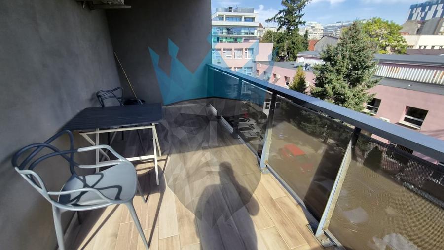 Apartament cu 2 camere decomandat, mobilat în P-ța Victoriei