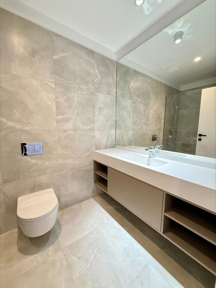 Apartament cu 3 camere semidecomandat în Cotroceni
