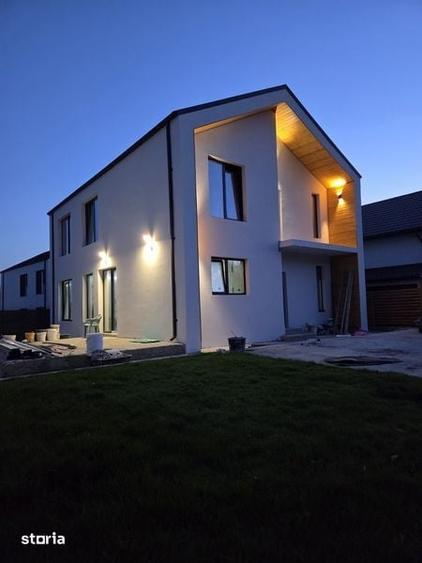 Casă cu 4 camere cu Teren 135 Mp în Central