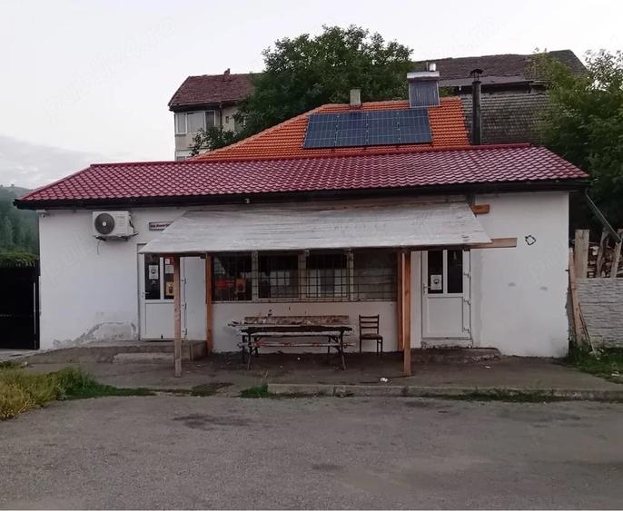 Spațiu comercial, de 90 mp, în Petros