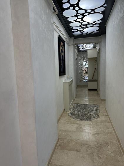 Apartament cu 3 camere decomandat în Palazu Mare