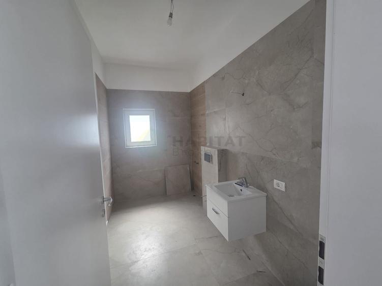 Casă individuală cu 4 camere cu Canalizare în Tunari