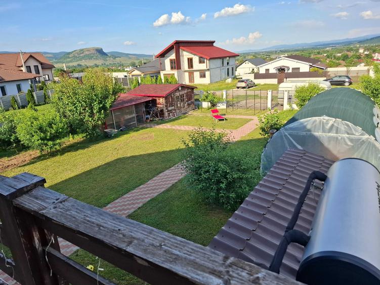 Casă cu 4 camere în Central