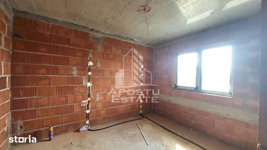 Casă cu 5 camere cu Teren 350 Mp în Becicherecu Mic