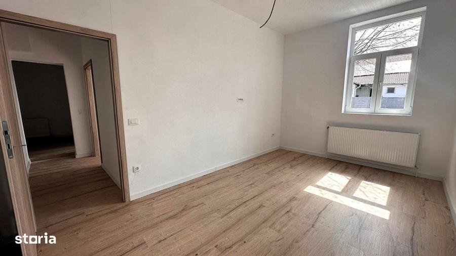 Apartament cu 3 camere în Piața Cluj