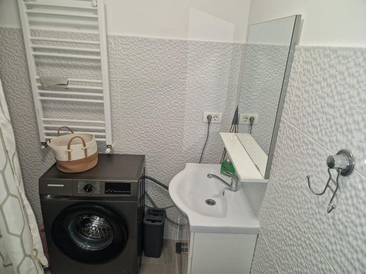 Apartament cu 2 camere decomandat în Valea Lupului
