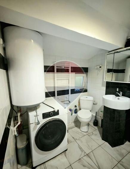 Casă individuală cu 4 camere cu Teren 1153 Mp în Central