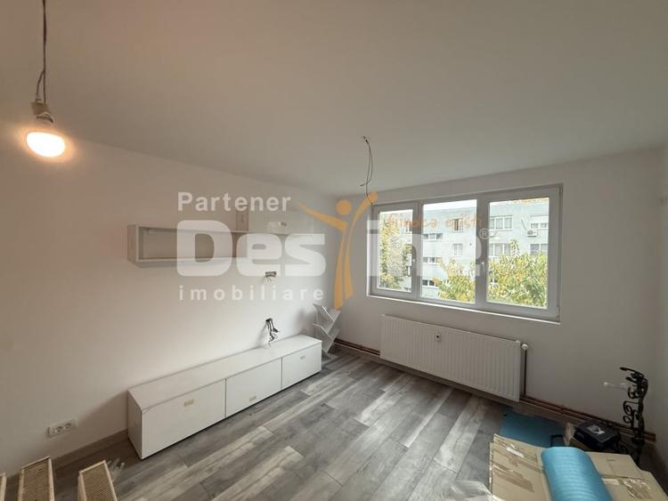 Apartament cu 3 camere semidecomandat, mobilat în Drumul Taberei