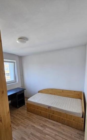 Apartament cu 3 camere decomandat, mobilat în Tineretului