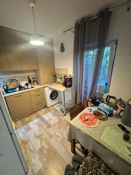 Apartament cu 3 camere decomandat în Dragomirești-Deal