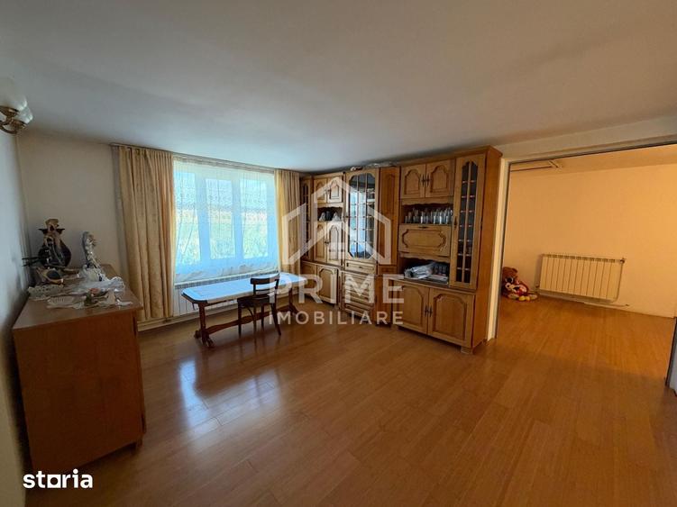 Casă cu 5 camere decomandat cu Teren 356 Mp în Teiu