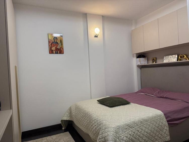 Apartament cu 3 camere decomandat în Exterior Vest