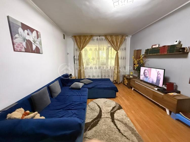 Apartament cu 3 camere decomandat în Tătărași