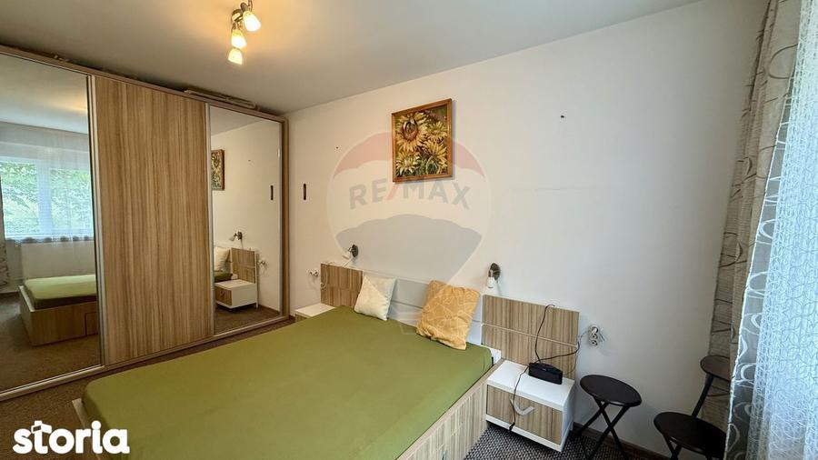 Apartament cu 3 camere semidecomandat, mobilat în Săsar