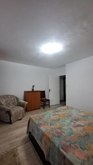 Apartament cu 2 camere semidecomandat, mobilat în Democrației