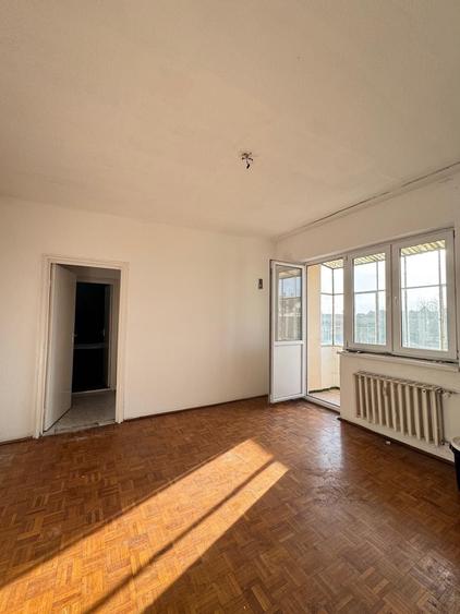 Apartament cu 3 camere semidecomandat în Ultracentral