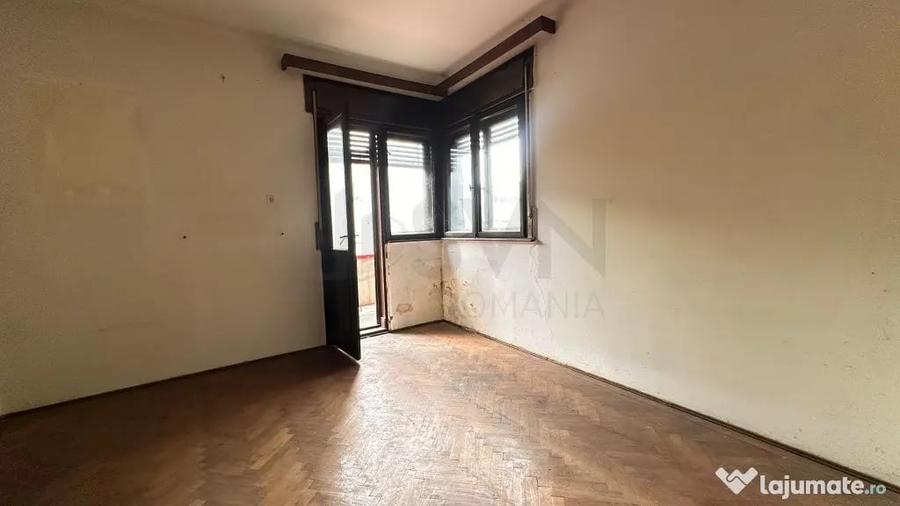 Apartament cu 4 camere semidecomandat în Alba Iulia