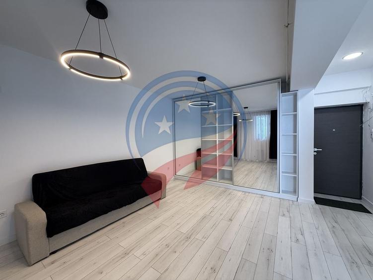 Apartament cu 2 camere semidecomandat, mobilat în 1 Mai