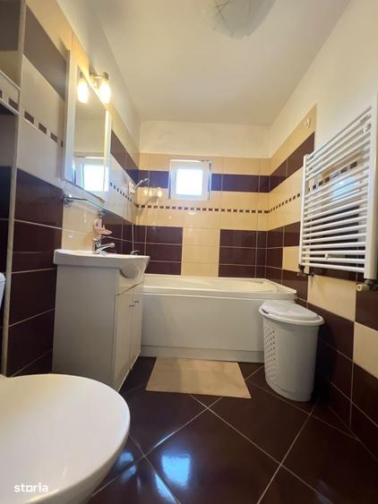 Apartament cu 3 camere decomandat în Ghiroda