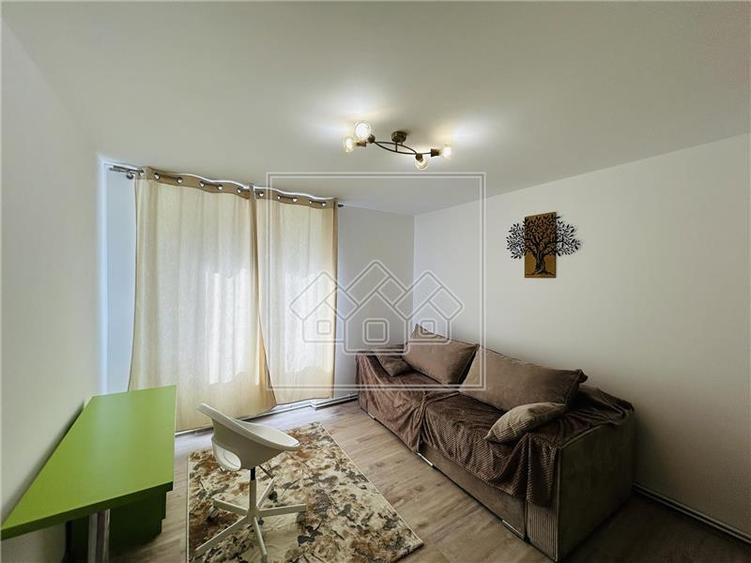 Apartament cu 2 camere decomandat în Hipodrom 1