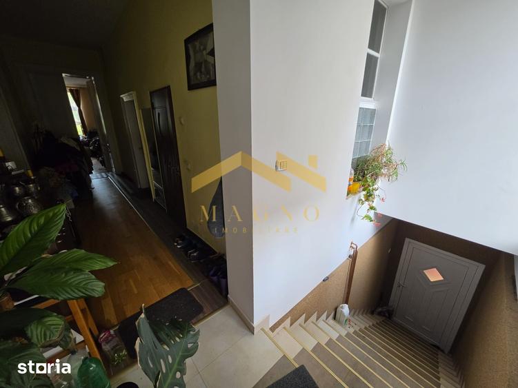 Casă cu 7 camere cu Teren 456 Mp în Central