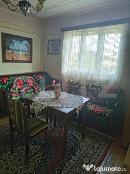 Casă cu 4 camere cu Teren 424 Mp în Central