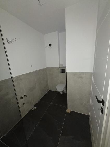 Apartament cu 2 camere semidecomandat în Florești