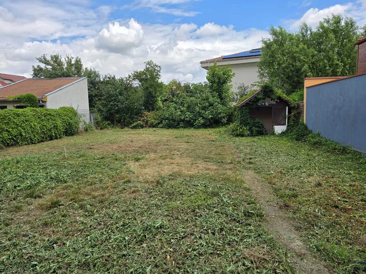 Casă cu 2 camere cu Teren 679 Mp în Favorit