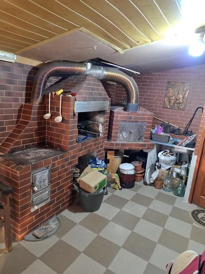 Casă cu 5 camere cu Teren 1000 Mp în Colonia Bod