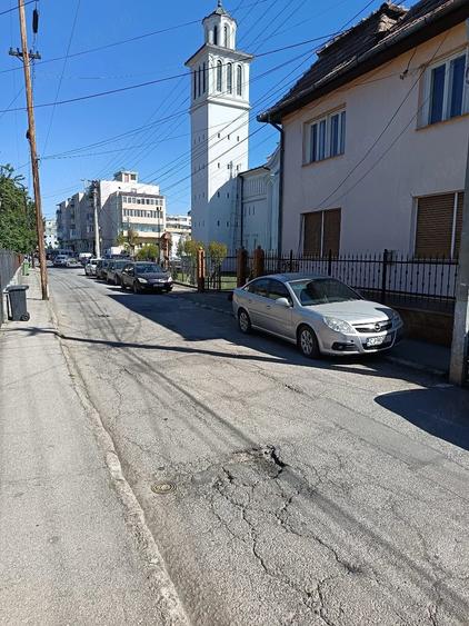 Casă cu 2 camere cu Teren 700 Mp în Central