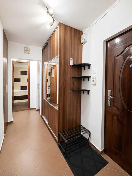 Apartament cu 2 camere decomandat în Berceni