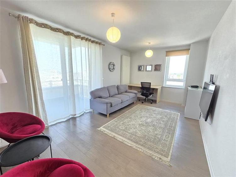 Apartament cu 2 camere decomandat, mobilat în Tractorul