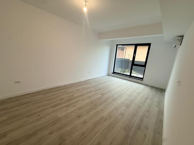 Apartament cu 4 camere decomandat în Valea Adâncă
