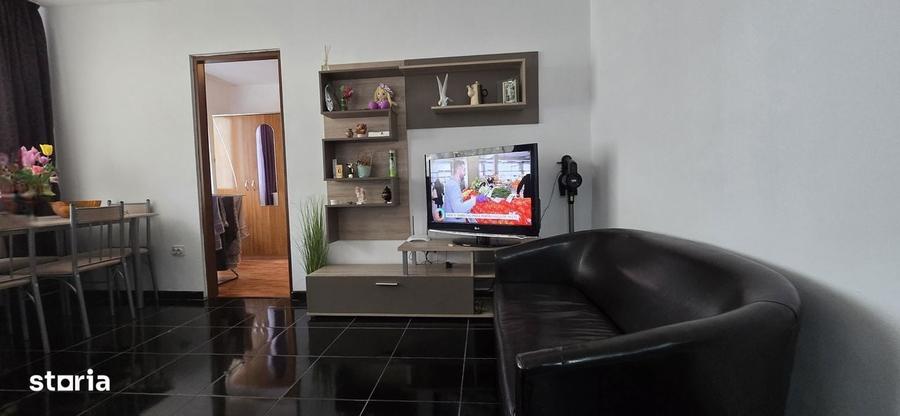 Apartament cu 3 camere, mobilat în Micro 5