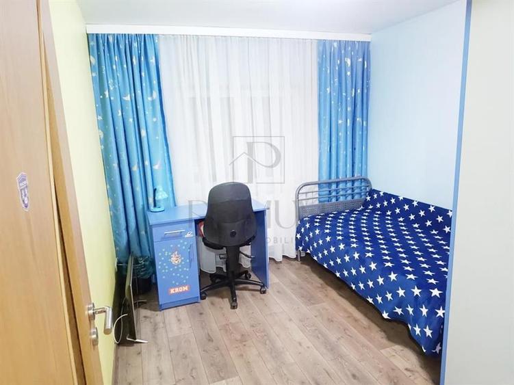 Apartament cu 4 camere decomandat, mobilat în Lipovei