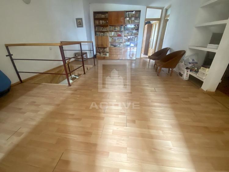 Casă individuală cu 5 camere cu Canalizare în Dâmbul Rotund