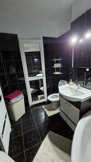 Apartament cu 3 camere decomandat în Criva de Sus