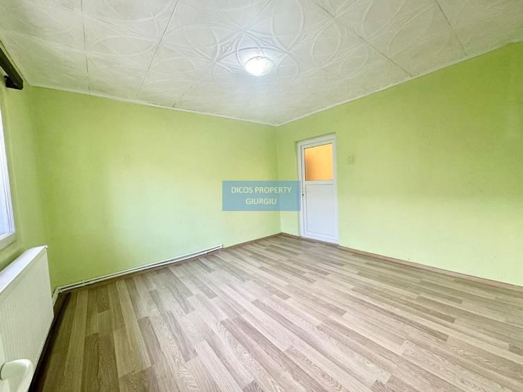 Casă individuală cu 4 camere cu Canalizare în Casa Cărții