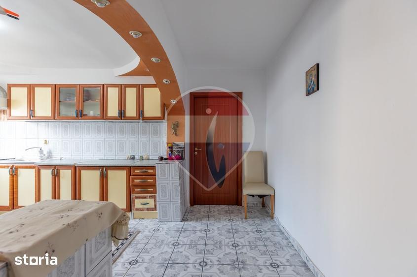 Apartament cu 2 camere decomandat, mobilat în Republicii