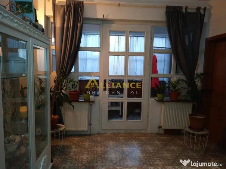 Casă cu 6 camere cu Teren 1500 Mp în Central