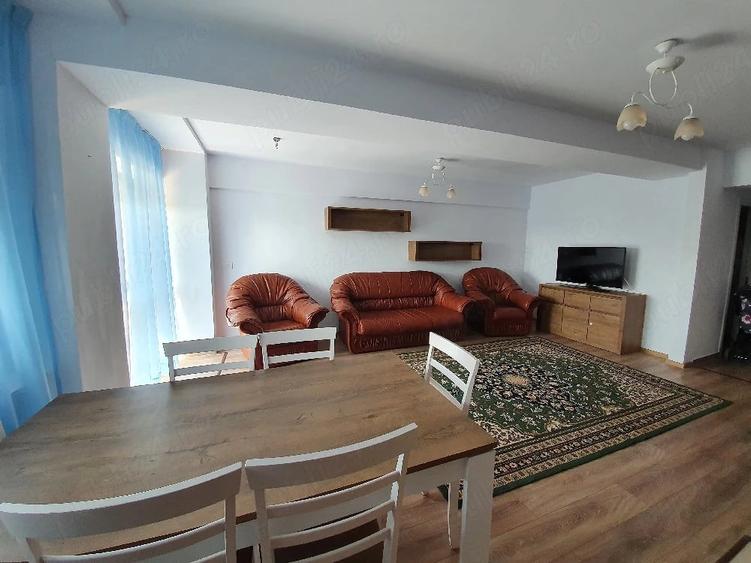 Apartament cu 3 camere decomandat în Miroslava