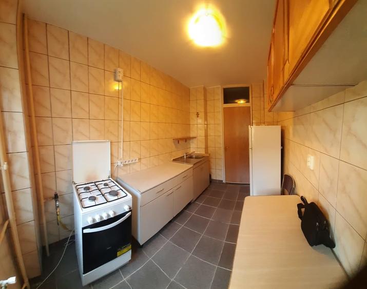 Apartament cu 2 camere decomandat în Teiul Doamnei