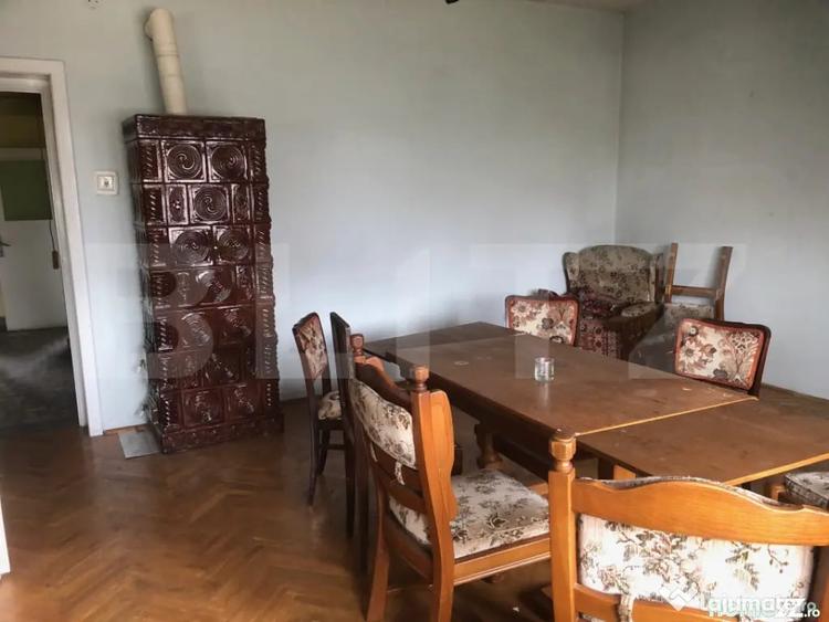 Apartament cu 4 camere decomandat în Semicentral