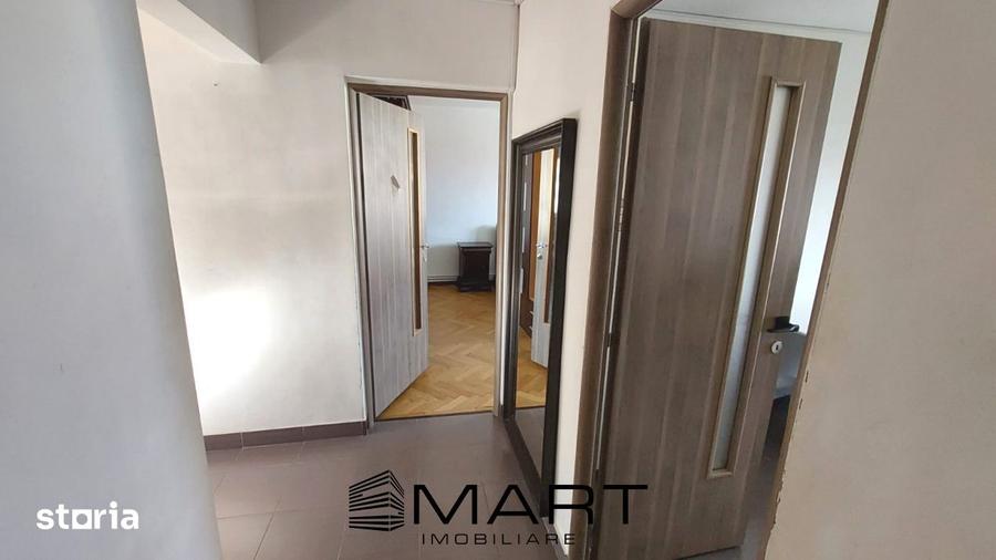 Apartament cu 3 camere decomandat, mobilat în Calea Dumbrăvii